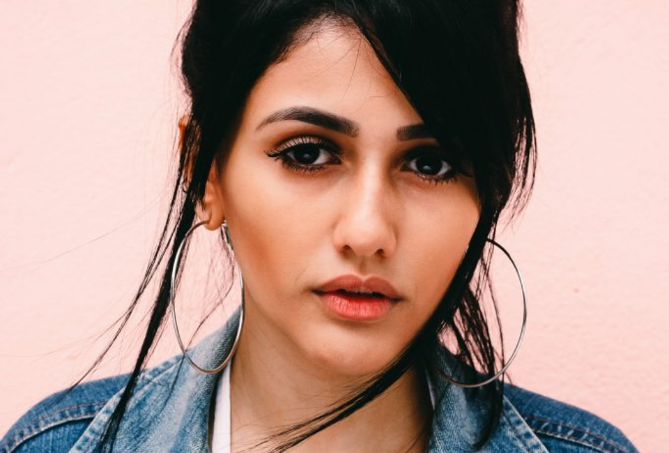 مرکز مژه مانیا